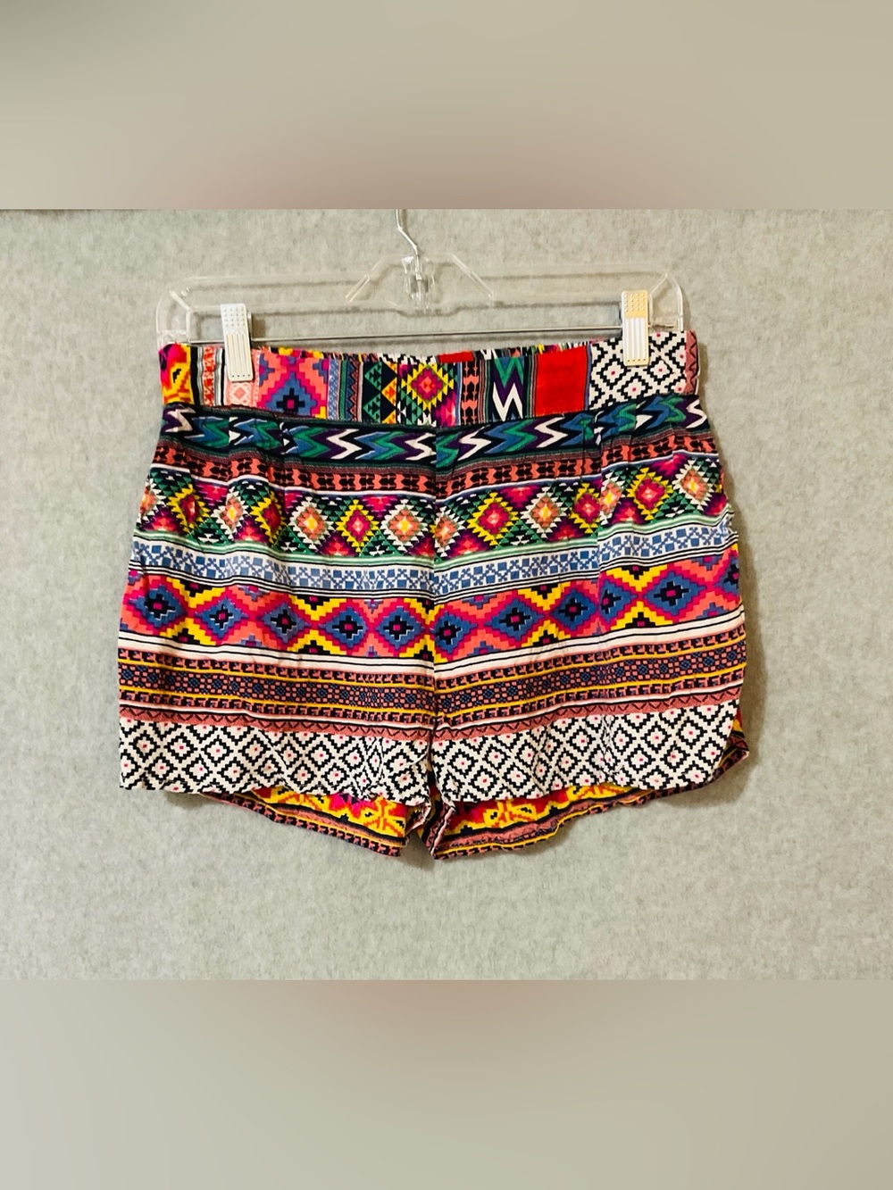 Fun&Flirt  Multicolor Aztec Print Women’s Shorts Sz L